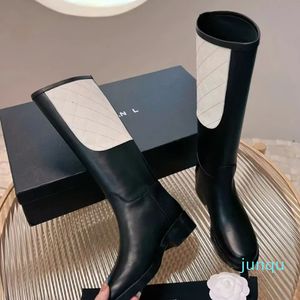 Moda sexy negro blanco Botas de cuero grueso invierno bordado eléctrico Lanas de punto Zapatos de tacón bajo