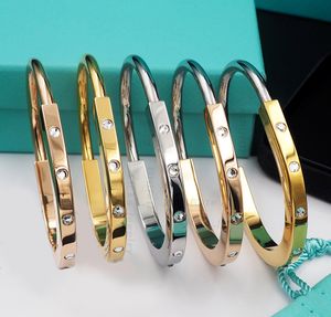 Bracelet des styles de mode Femmes Femmes Unique Horse Hoof Lock Titanium Bracelet Bracelet Bracelet Silver Rose Gold Bracelets Designer Bijoux Bracelet Christmas