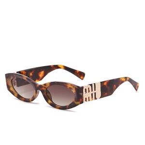 Lunettes de soleil de mode Miu Femmes Personnalité Miroir Jambe Métal Grande Lettre Design Multicolore Smu09 11ws Marque Lunettes Factory Outlet Promotionnel Special656g