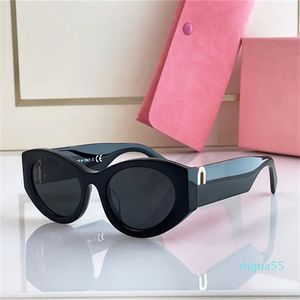 Lunettes de soleil tendance de la mode pour les femmes vintage glamour cadre ovale lunettes loisirs d'été