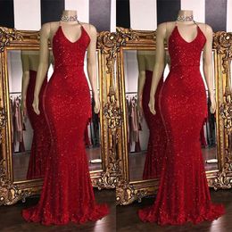 Paillettes rouges scintillantes sexy col en V dos nu robes de bal 2019 licou sirène longue robes de bal dos bas robe de soirée arabe BC1085