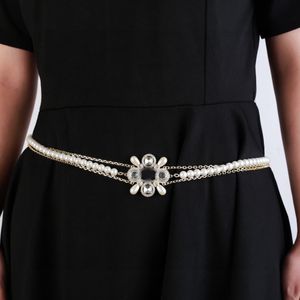Fashion Women Belt Diamond Waist Chain Wistand Channel Cinturones de diseño de lujo Cinturón de metal dorado Carta Ceinture Caja de novia Vestido de novia Ax47e