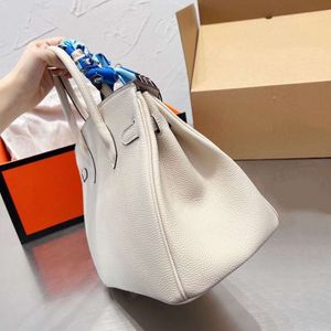 Fashion Women en cuir Single Single Crossbody Bag 10a Top Quality Handbag Lock Catch Scarf Gift Purse 30 cm Bag de guidage de grande capacité Gift Saint-Valentin