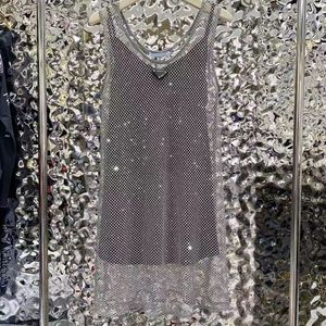 Vestido de diseñador de la honda de la moda Mujer Mujer sin mangas sexy suelto de dos piezas Triángulo de lujo Hollow Out Tops Rhinestone Long Vest Tamaño S-XL