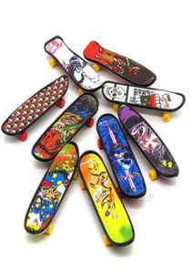 Juguete de dedos Mini Bardeo de skate Creative Graffiti Skateboard Finger Plastic Diftonmed Muñeco de 95 cm Regalos para niños 3678350