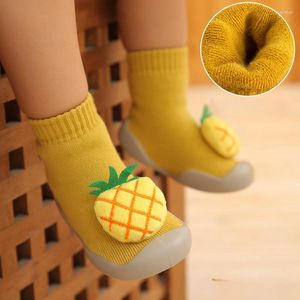 Primeros caminantes Otoño e invierno Terry Espesado Zapatos para niños Calcetines Bebé para niños Alto Cálido Niños Niñas Patrón de frutas tridimensional