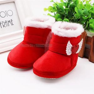 Primeros caminantes nacidos Bebé niña Felpa Nieve Mantener caliente Zapatillas antideslizantes Caminar Suela blanda Transpirable Alas del corazón Primeros caminantes Zapatos 231101