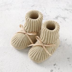 Premiers marcheurs né bébé chaussures tricoté infantile filles garçons bottes mignon papillon noeud enfant en bas âge marcher lit chaud 018M accessoires chapeaux gants 231122