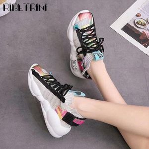 Chaussures de fitness Ribetrini Fashion Classic Summer Femme Cool Lace-Up Decorating Mesh Women Sneakers respirant