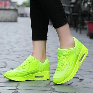 Chaussures de fitness Sneakers masculins pour femmes pour femmes pour femmes Summer Sport Mesh Sport Black Green Red Feminino Ladies Shoe