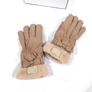 Guantes de diseño Guantes de cinco dedos Lana tejida de invierno Muñequera de una sola capa Elegante pajarita Guantes cálidos
