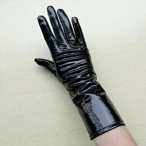 Cinq doigts gants longs gants pour femmes printemps hiver mâle en cuir verni mode passerelle moto équitation Luvas brillant chaud bras chaud gants 231115