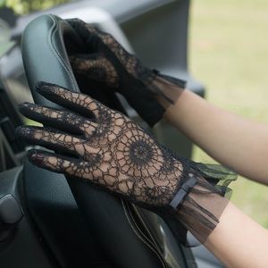 Gants Five Fingers Gants de protection solaire sexy pour femmes printemps été gants de conduite à écran tactile anti-uv antidérapants pour femmes gants de dentelle R2911 230711