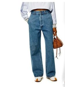Jeans évasés jeans bootcut droits créateurs de jambes larges jeans pour femmes taille haute rue évidé patch décoration brodée pantalon en denim droit bleu décontracté