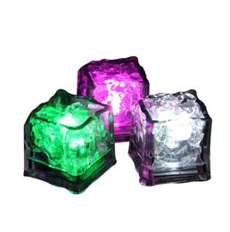 Luz LED activada por agua con forma de cubo flash que se coloca en agua y se bebe automáticamente para bares de fiestas y bodas