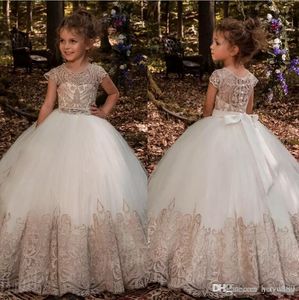 Vestidos de niña de flores para bodas Imperio barato Encaje champán Tul marfil Vestidos de primera comunión Boho Hasta el suelo Mangas casquillo