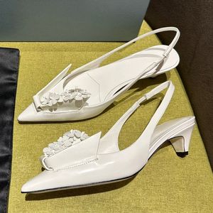 Chaussures à talons hauts en cuir véritable pour femmes, décoration de fleurs, talons chaton, bout pointu, chaussures de fête de mariage, mariée