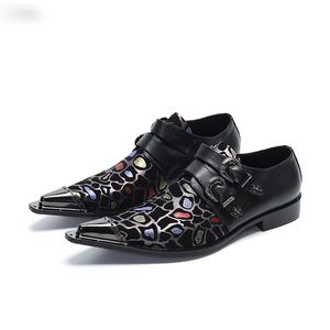 Zapatos formales de cuero genuino para hombre, hebillas tipo italiano, punta de Metal puntiaguda, zapatos negros para fiesta de negocios y boda