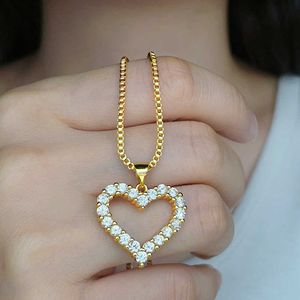 Foxi bijoux vente en gros de luxe zircon cubique plaqué or 18 carats pendentif en forme de coeur collier pour les femmes