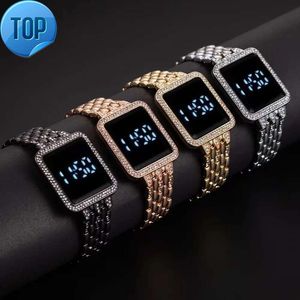 Échantillons gratuits nouvelle mode en acier inoxydable LED montres numériques diamant or Rose dames montres strass montre-bracelet électronique