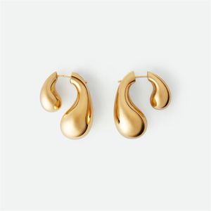 Boucles d'oreilles en cuivre en cuivre en cuivre en cuivre français.