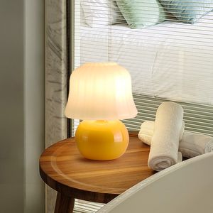 Lámpara de mesa de color crema francesa, lámparas de noche vidriadas medievales, sala de estar, decoración nórdica, mesas de setas, luces para Luminaria de dormitorio