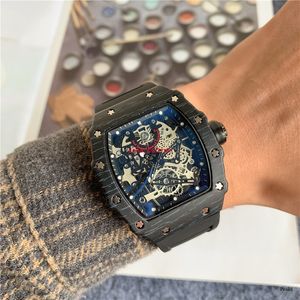Fonction complète Les nouvelles montres pour hommes Montre de luxe Montres automatiques à quartz pour hommes DZ Horloge masculine