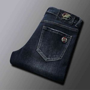 g Doble Otoño e Invierno Marca de moda europea Jeans Hombres Versión coreana Elástico Delgado Tubo recto Lavado de gama alta