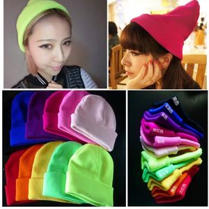 GD Street Dance Gorro de lana Hombres Beanie Tide Harajuku Tocado fluorescente Colores puros Otoño e invierno Gorros de punto dulce al por mayor