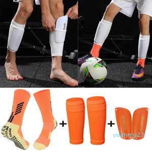 Équipement de protection 1 Kits Équipement de football Chaussettes de football antidérapantes de haute qualité Protège-tibias élastiques avec poche pour enfants adultes