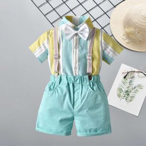 Chemise courte colorée pour garçons d'été pour hommes avec pantalon à bretelles Ensemble robe de banquet formelle pour enfants vêtements coréens pour enfants 2023