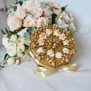 Envoltura de regalo 10 PCS / Set Cajas de dulces de boda Pastel en forma de papel de embalaje pequeño Caja de almacenamiento de oro de alta calidad Suministros de decoración para fiestas