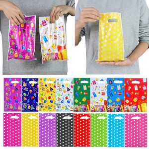 Cadeau Wrap 1020pcs Sacs-cadeaux imprimés Polka Dots Sac de bonbons en plastique Sacs de butin de fête d'enfant Garçon Fille Enfants Fête d'anniversaire Faveurs Fournitures Décor 231027