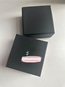 Envoltura de regalo Caja negra de 11x6 cm para joyería Letras impresas Caja de almacenamiento de almohadilla de esponja Buena calidad