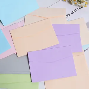 Cadeau Wrap 50pcs Enveloppe de couleur 130g Papier Fournitures pour petites entreprises Carte postale Boîte-cadeau Emballage Invitations Sac de rangement de papeterie de mariage