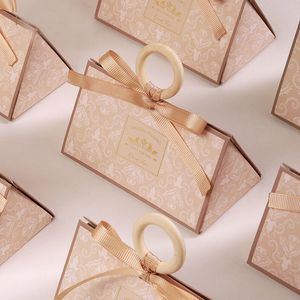 Cadeau Wrap Grand Triangle Forme Sac en papier Boîte d'emballage avec poignées Cadeaux de mariage pour les invités Boîtes de bonbons Baby Shower Party 230504
