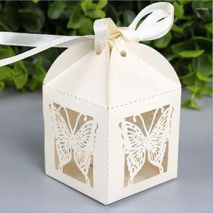 Cadeau cadeau en gros- 50pcs découpé au laser grand papillon papier creux boîte de bonbons faveur de mariage baby shower avec ruban