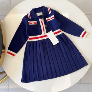 Niña bebé diseñador nuevo otoño e invierno clásico vestido de punto de manga larga Moda niña bebé princesa vestido tamaño 90-140 cm D001