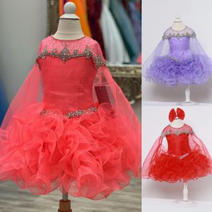 Fille Ruffle Cupcake Pageant Dress 2024 Crystal Cape Hot Coral Little Kid Anniversaire Formelle National Party Robe Infant Toddler Teens Minuscule Jeune Junior Miss Glitz Lilas