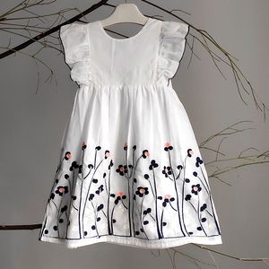 Robes de fille bébé fille anniversaire été coton robes enfants blanc mignon princesse fête dos nu vêtements enfant en bas âge enfants tenue décontractée 2-6 ans 230712