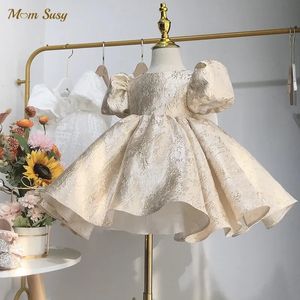 Robes de fille Baby Girl Princess Robe Puff Sleeve Infant Toddler Teen Bow Robe Gold Party Anniversaire Robe de Bal Vêtements de Noël 1 14Y 231204