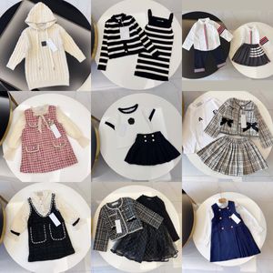 Niños Niñas Niños pequeños Ropa de diseñador Vestido de bebé 2t Conjuntos de falda Conjuntos de ropa infantil de algodón Tamaños 90-160 A2hK #