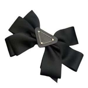 Filles Bow Barrettes Designer Triangle Lettre Épingle À Cheveux Conception Simple Femmes Bandeau Pinces À Cheveux De Mode Accessoires De Cheveux