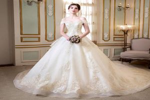 Glamoroso vestido de fiesta blanco vestidos de novia con lazo de lujo con cuentas de cristal fuera del hombro elegante vestido de novia de cola real 9293841