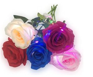 Rosas artificiales brillantes Flores Decoración de fiesta Luz LED Hasta tallo largo Rosa de seda falsa para bricolaje Ramo de boda Centro de mesa Hogar Atmósfera Props Rojo Rosa