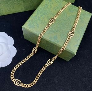 Collier de créateur en or G Jewelry Fashion Collier Gift Long Letter Chains Colliers pour hommes Femmes Golden Chain Jewlery Party avec boîte