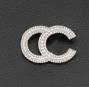 Or Argent 2 couleurs Double Lettre Broches Marque Luxurys Desinger Géométrie Broche Femmes Charme 18K Plaqué Or Costume Pin Mode Bijoux Écharpe Décoration Accessoires