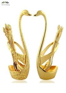 Gold Swan Fruit Fork Dessert Set Fashion Creative Costumes Luxurious Gold Fruit Fruit Fork Cutlery Quality Wedding Gift WD 574099665