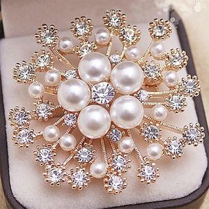 Top qualité scintillant clair CZ Zircon cristal strass et perle Floral ton or mariage mariée broche cadeau spécial collier broches pour les filles