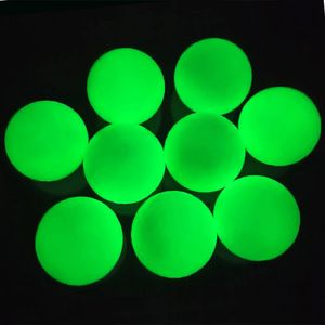 Les balles lumineuses de nuit de Golf absorbent automatiquement la lumière et illuminent la balle fluorescente de Golf de nuit 10 pièces 240129